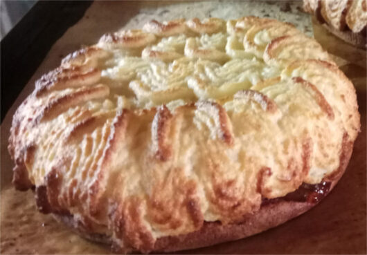 Torta delizia appena sfornata